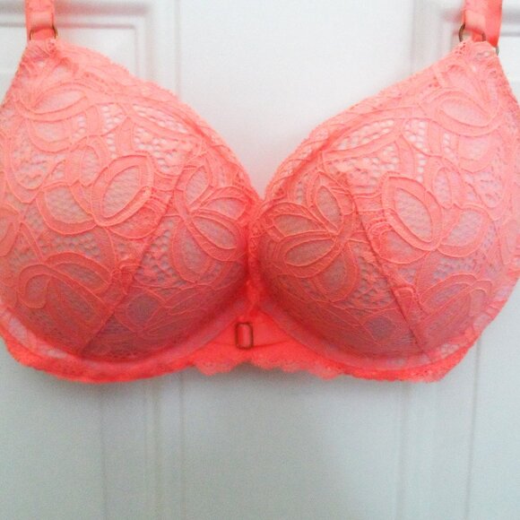 Victoria secret- Push up size 34D - Picture 2 of 10